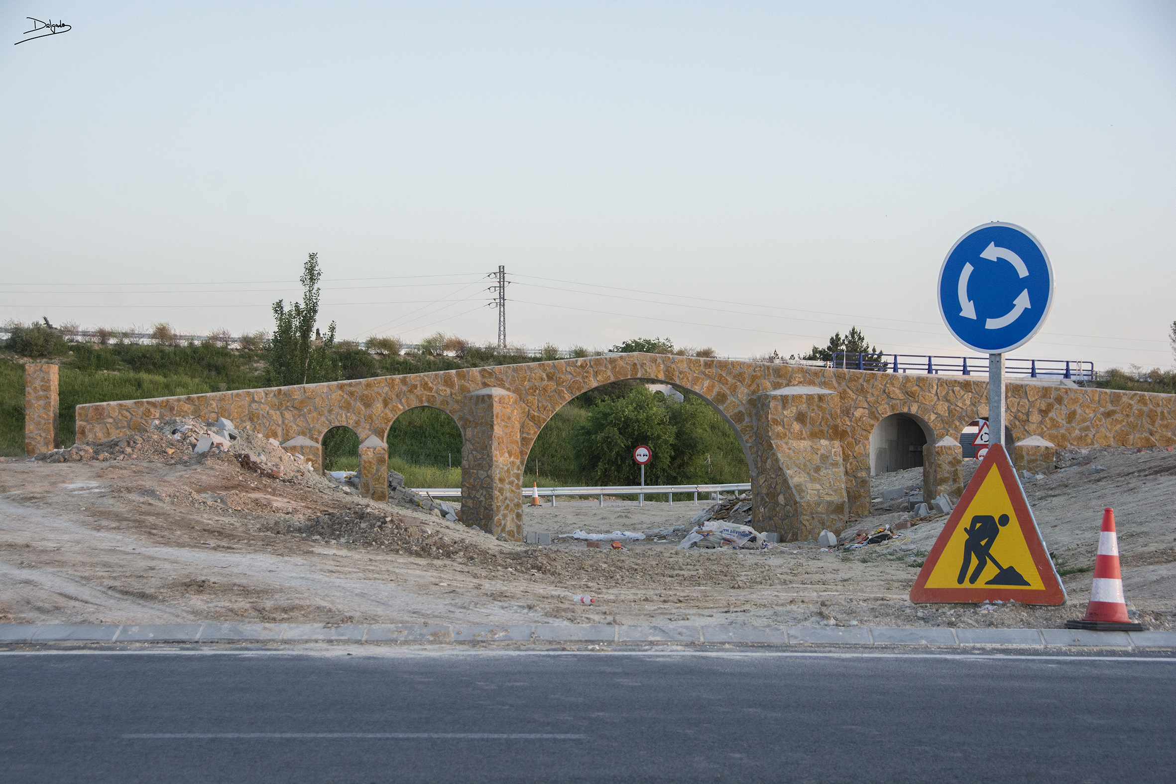 Foto del día: El Puente Ariza llega a la ciudad