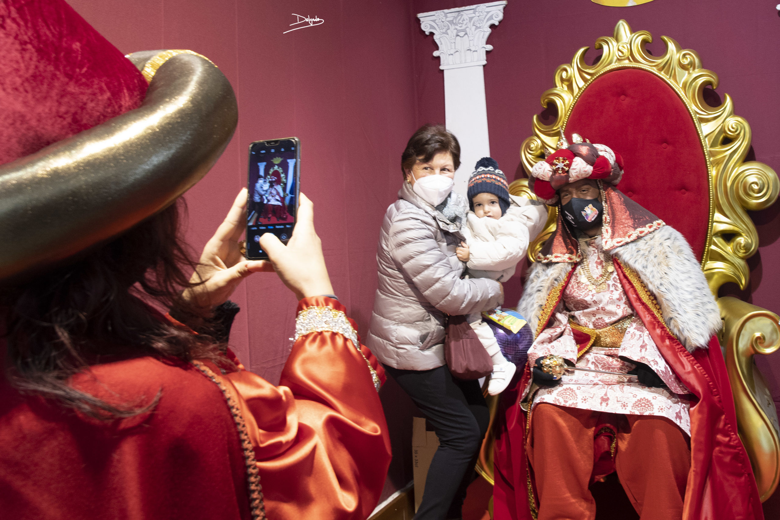 Reportaje: Ilusión a raudales en la víspera de Reyes